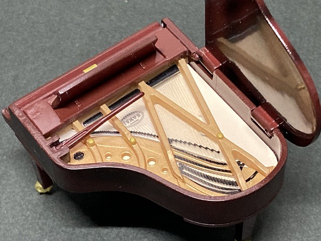 KAWAI ミニチュアコレクション　GX-3 Mahogany　内部